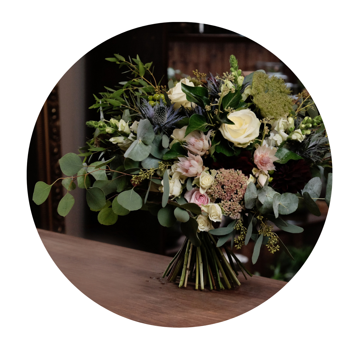 svatební asymetrická kytice Atelier 26